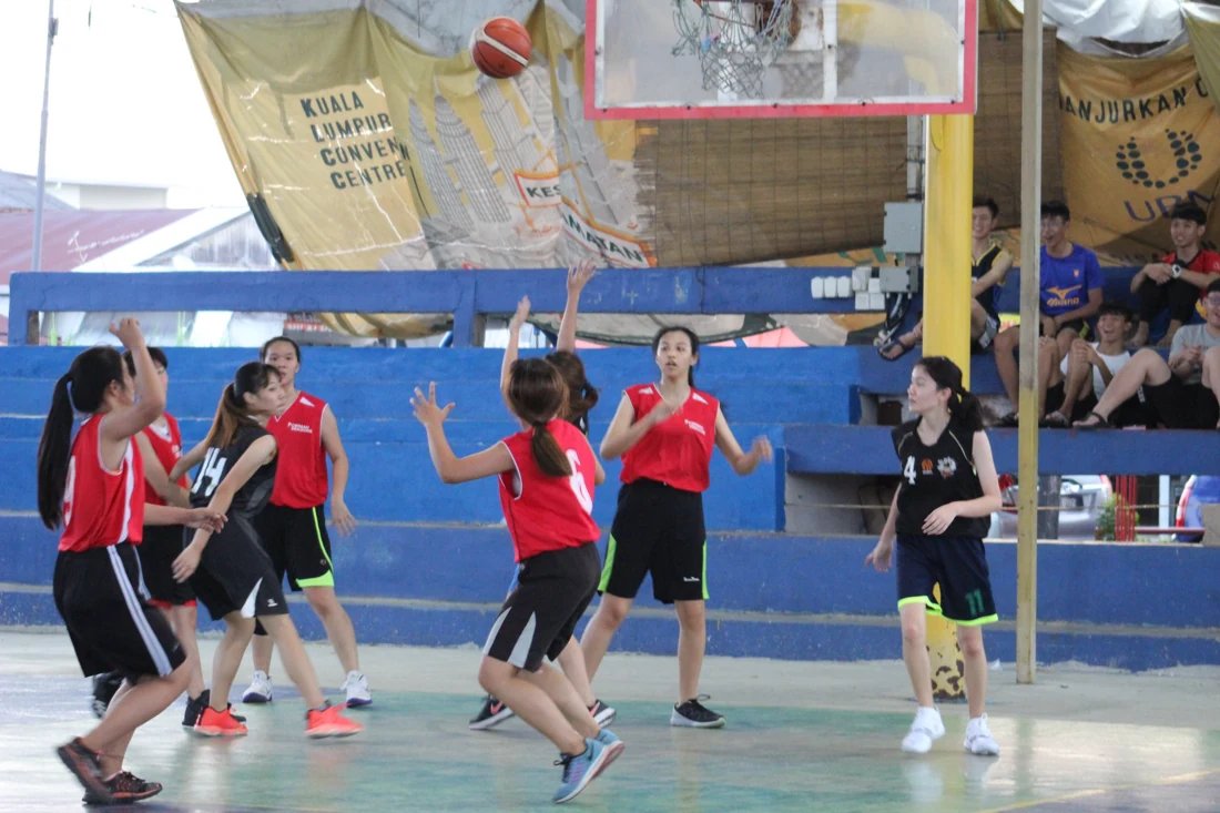 PORTMAN Phoenixes players during a netball game